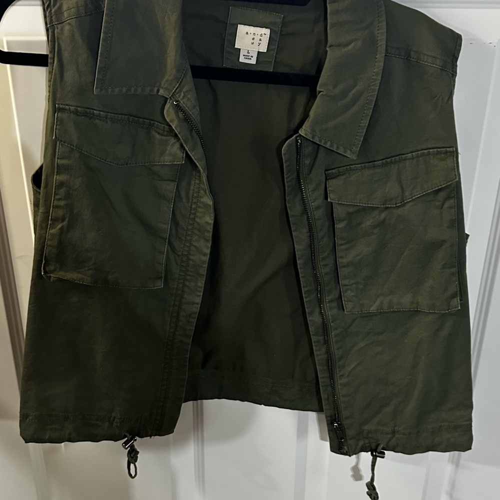 Sleeveless Olive Green Utility Vest